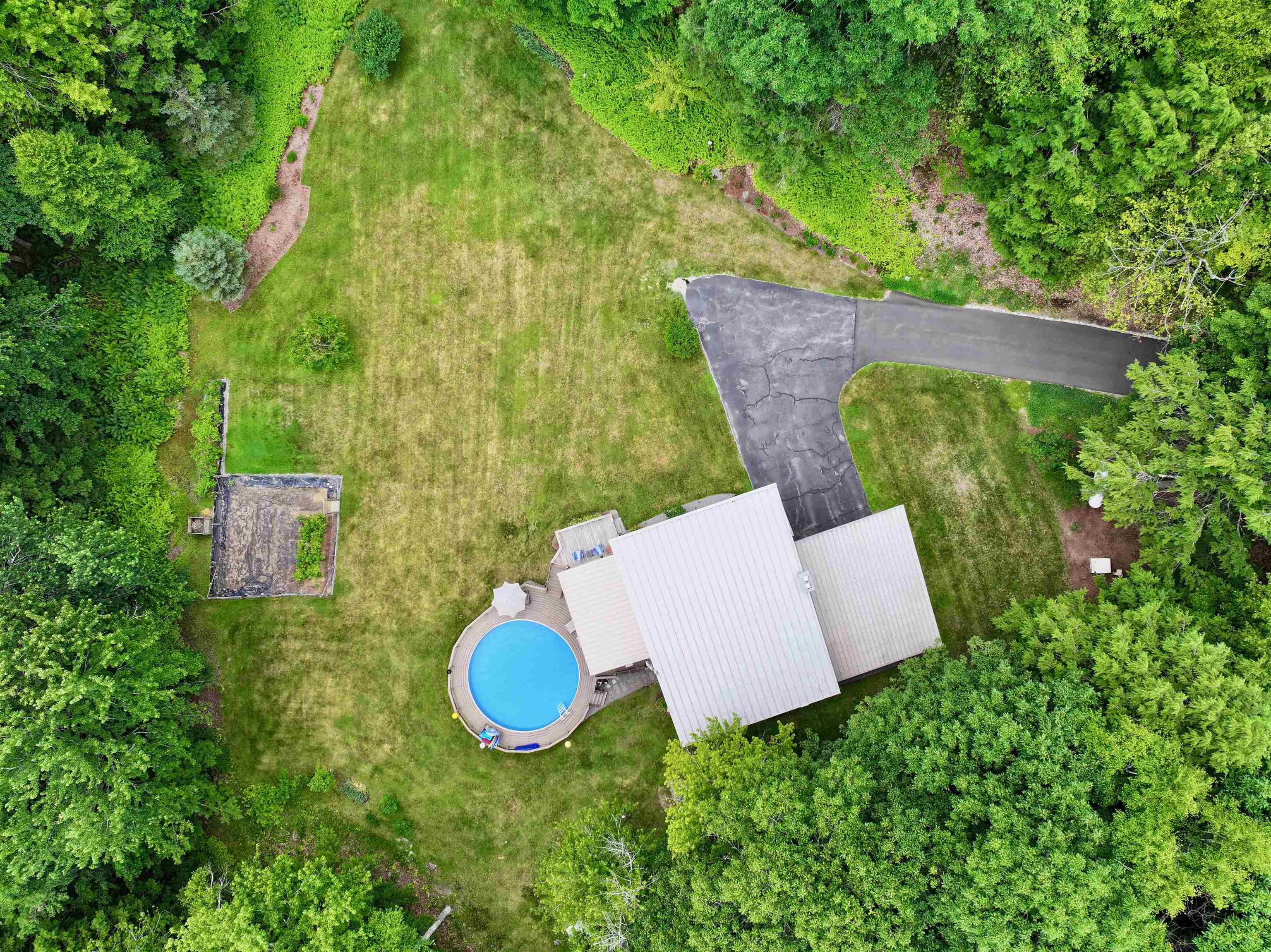42 Thorndike Road Weare, NH 03281 - Photo 51 of 55 Gallery Image 51