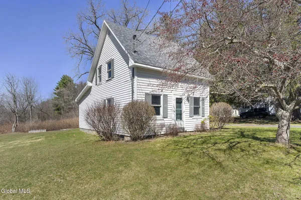 $440,000 | 143-147 Glenmont Road, Bethlehem, NY 12077