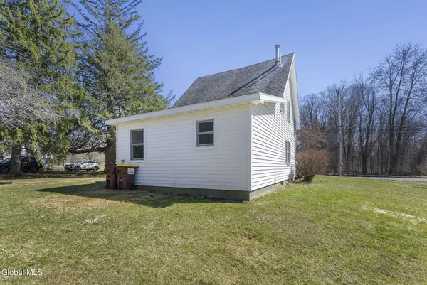 $440,000 | 143-147 Glenmont Road, Bethlehem, NY 12077