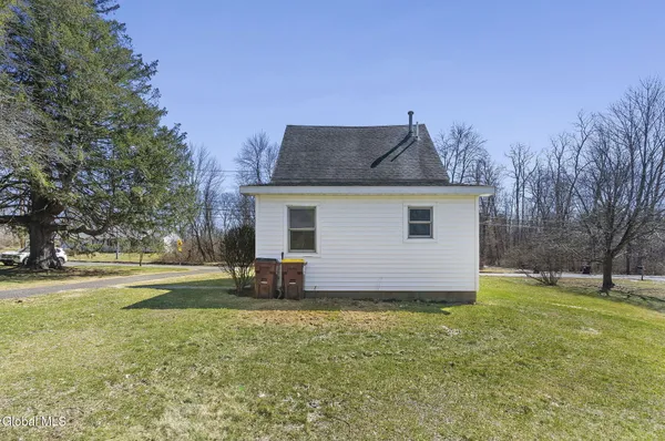 $440,000 | 143-147 Glenmont Road, Bethlehem, NY 12077