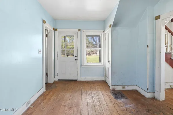 $440,000 | 143-147 Glenmont Road, Bethlehem, NY 12077