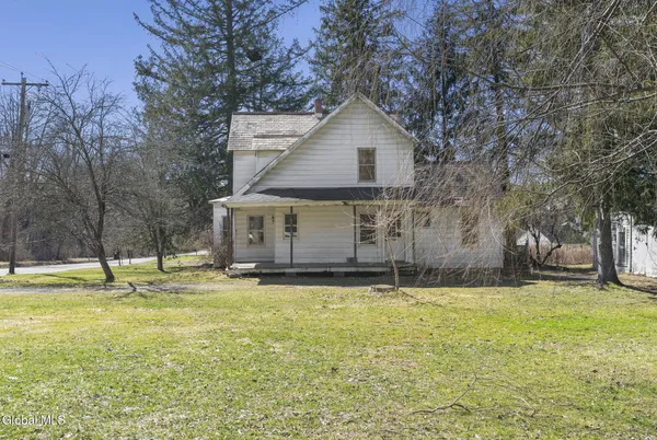 $440,000 | 143-147 Glenmont Road, Bethlehem, NY 12077
