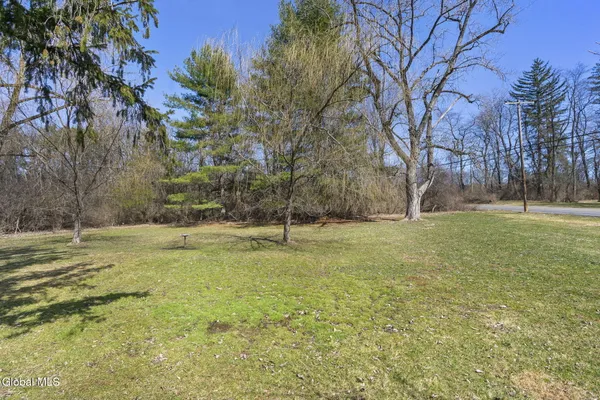 $440,000 | 143-147 Glenmont Road, Bethlehem, NY 12077