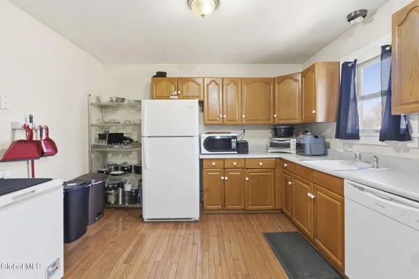 $440,000 | 143-147 Glenmont Road, Bethlehem, NY 12077