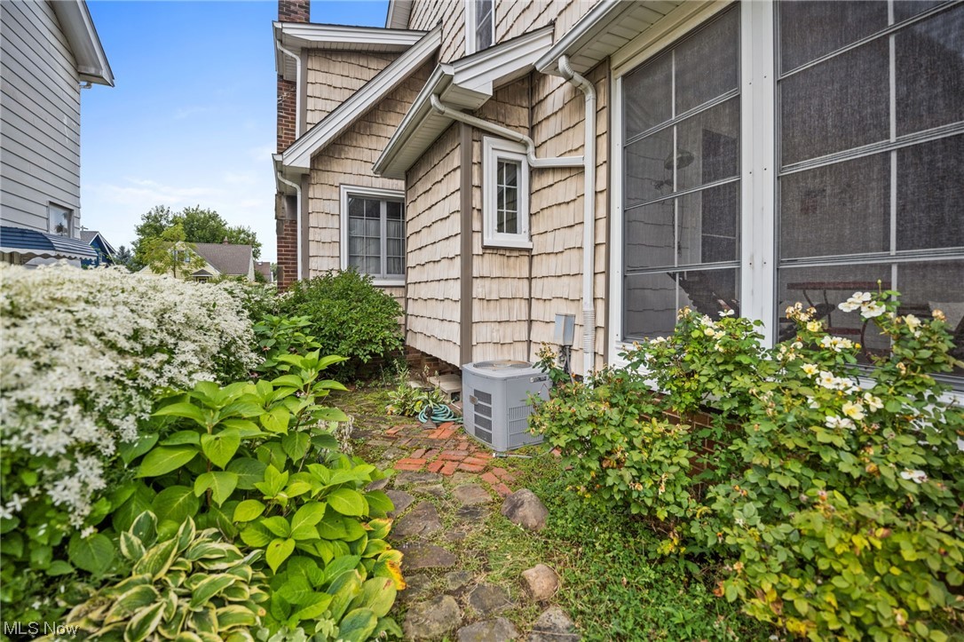 2301 Ralph Avenue Cleveland, OH 44109 - Photo 22 of 23 Gallery Image 22
