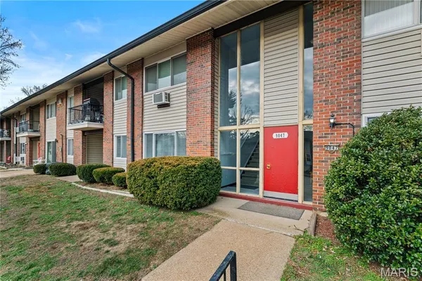 $96,000 | 9047 Villaridge Court, Unit A, St. Louis, MO 63123