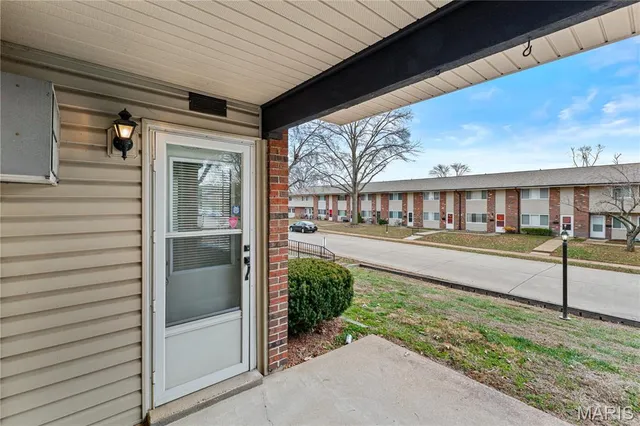 $96,000 | 9047 Villaridge Court, Unit A, St. Louis, MO 63123
