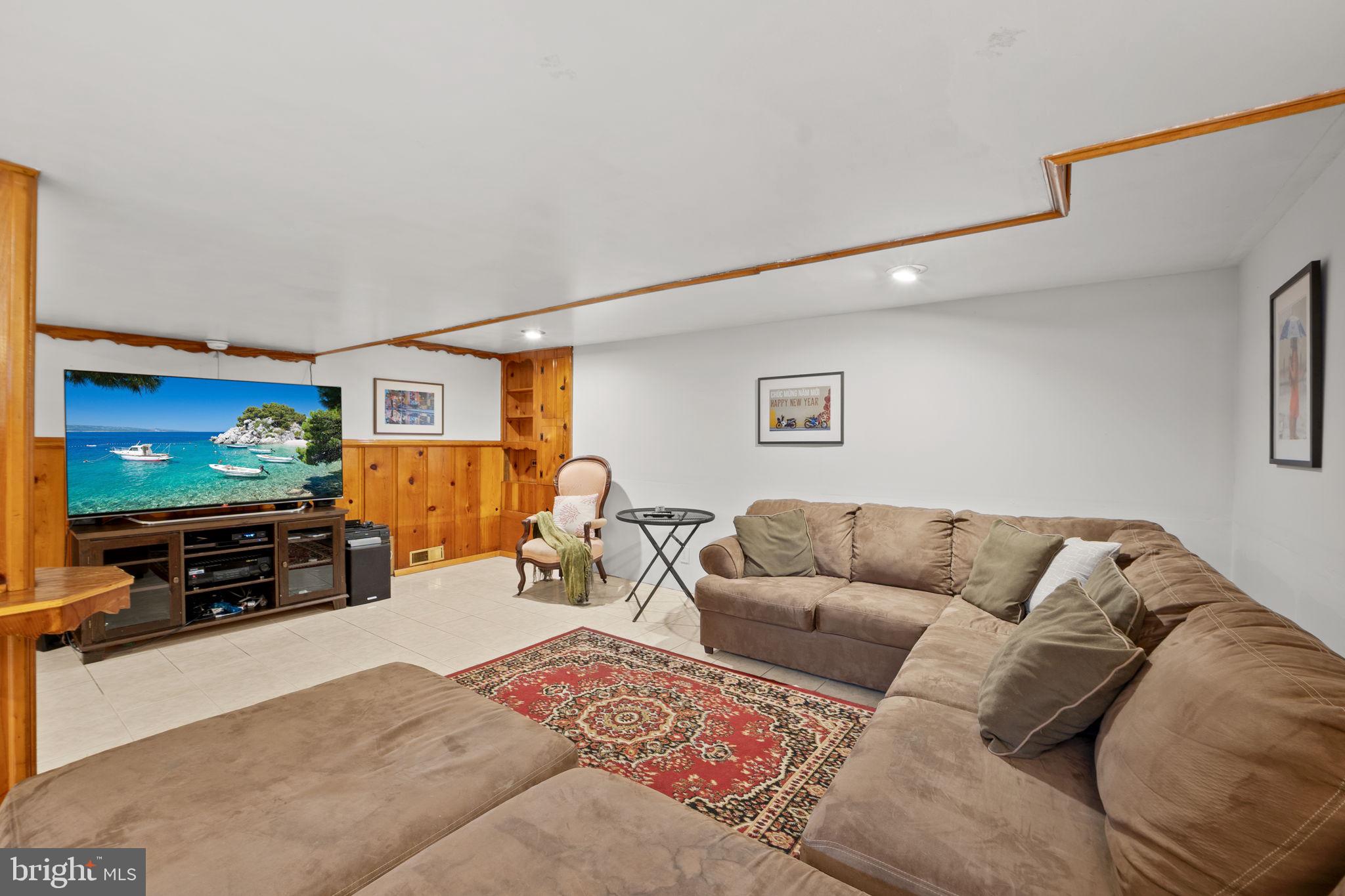 10505 Cascade Place Silver Spring, MD 20902 - Photo 21 of 39 Gallery Image 21