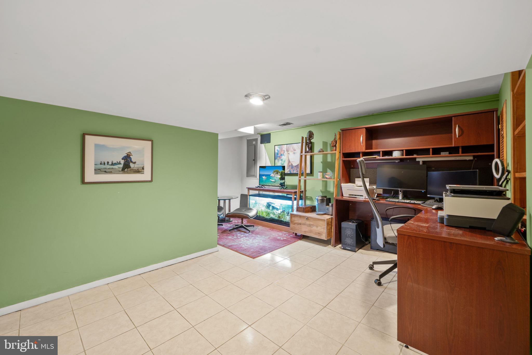 10505 Cascade Place Silver Spring, MD 20902 - Photo 22 of 39 Gallery Image 22