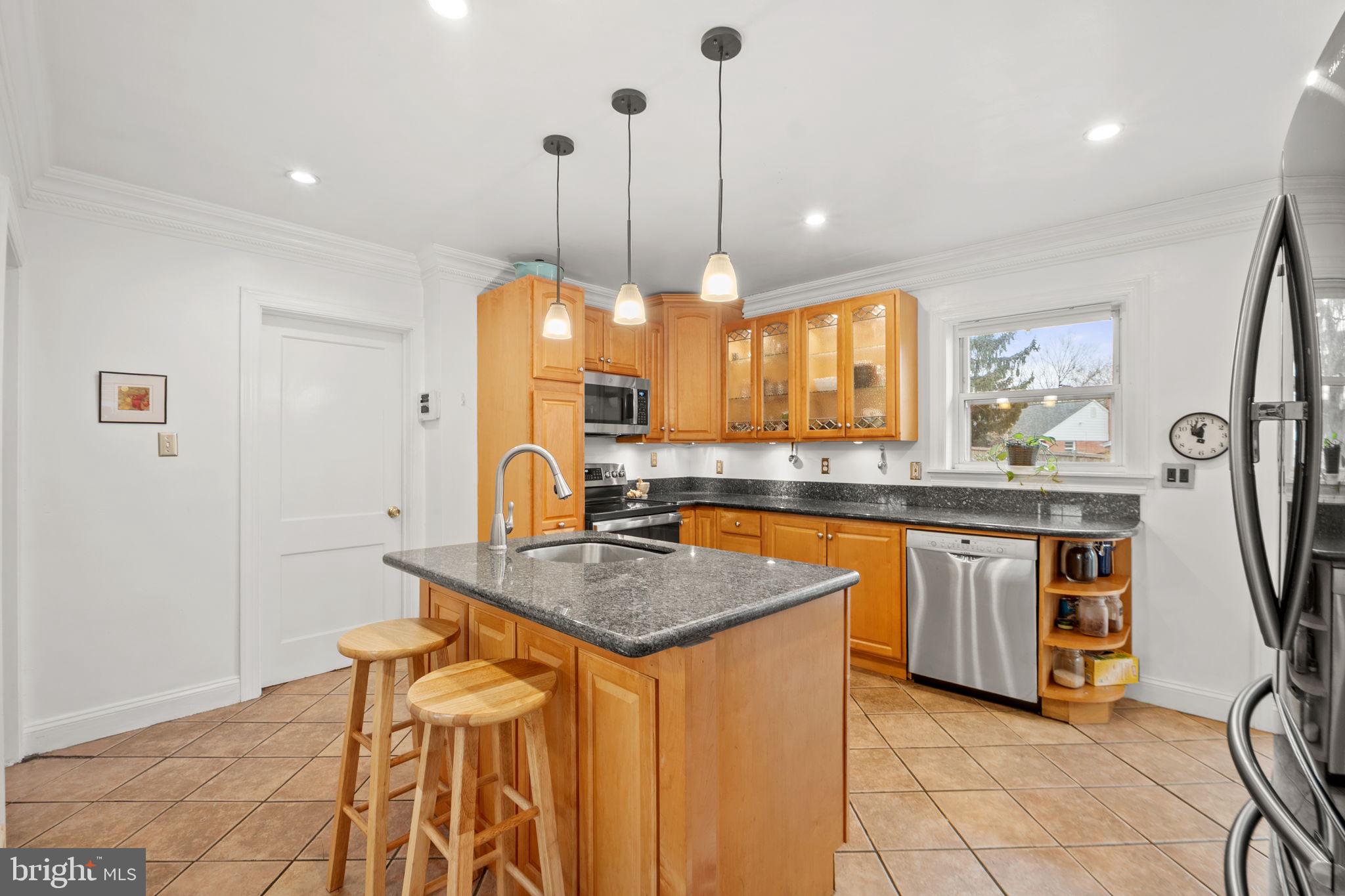 10505 Cascade Place Silver Spring, MD 20902 - Photo 8 of 39 Gallery Image 8