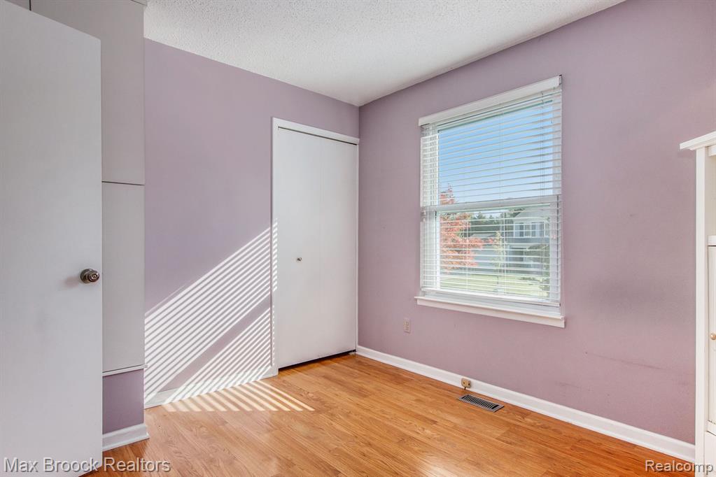 954 Hadley Road Rochester Hills, MI 48307 - Photo 18 of 43