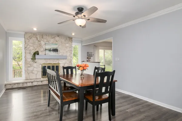 $415,000 | 133 West King George Court, Palatine, IL 60067