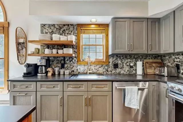 $625,000 | 73 B Kingswood Road, West Dover, VT 05356