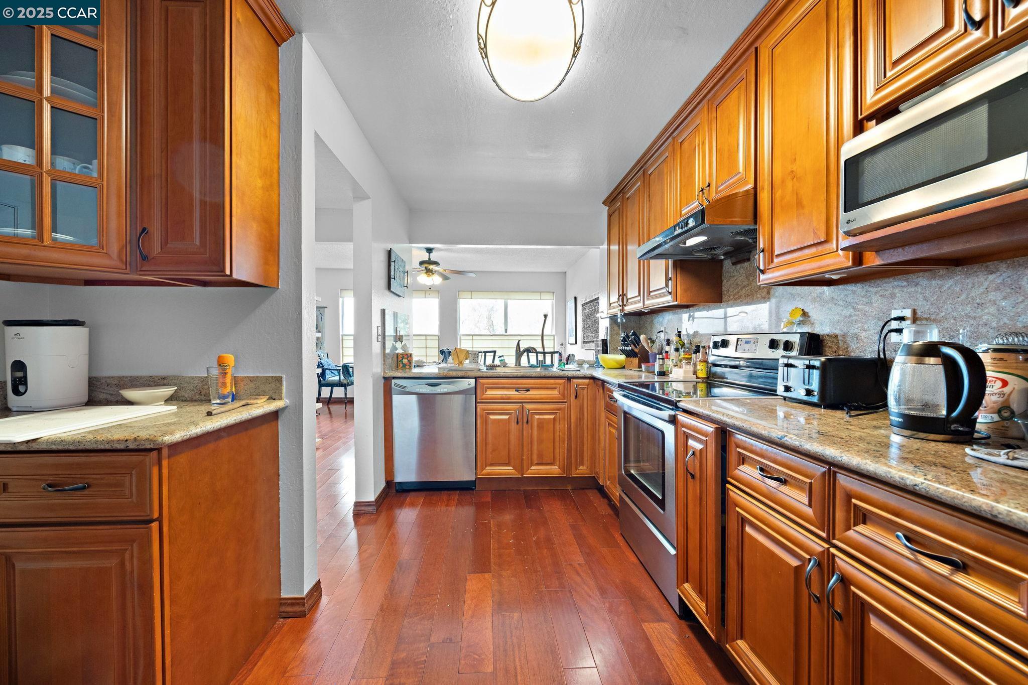 624 Primrose Terrace Pinole, CA 94564 - Photo 2 of 44