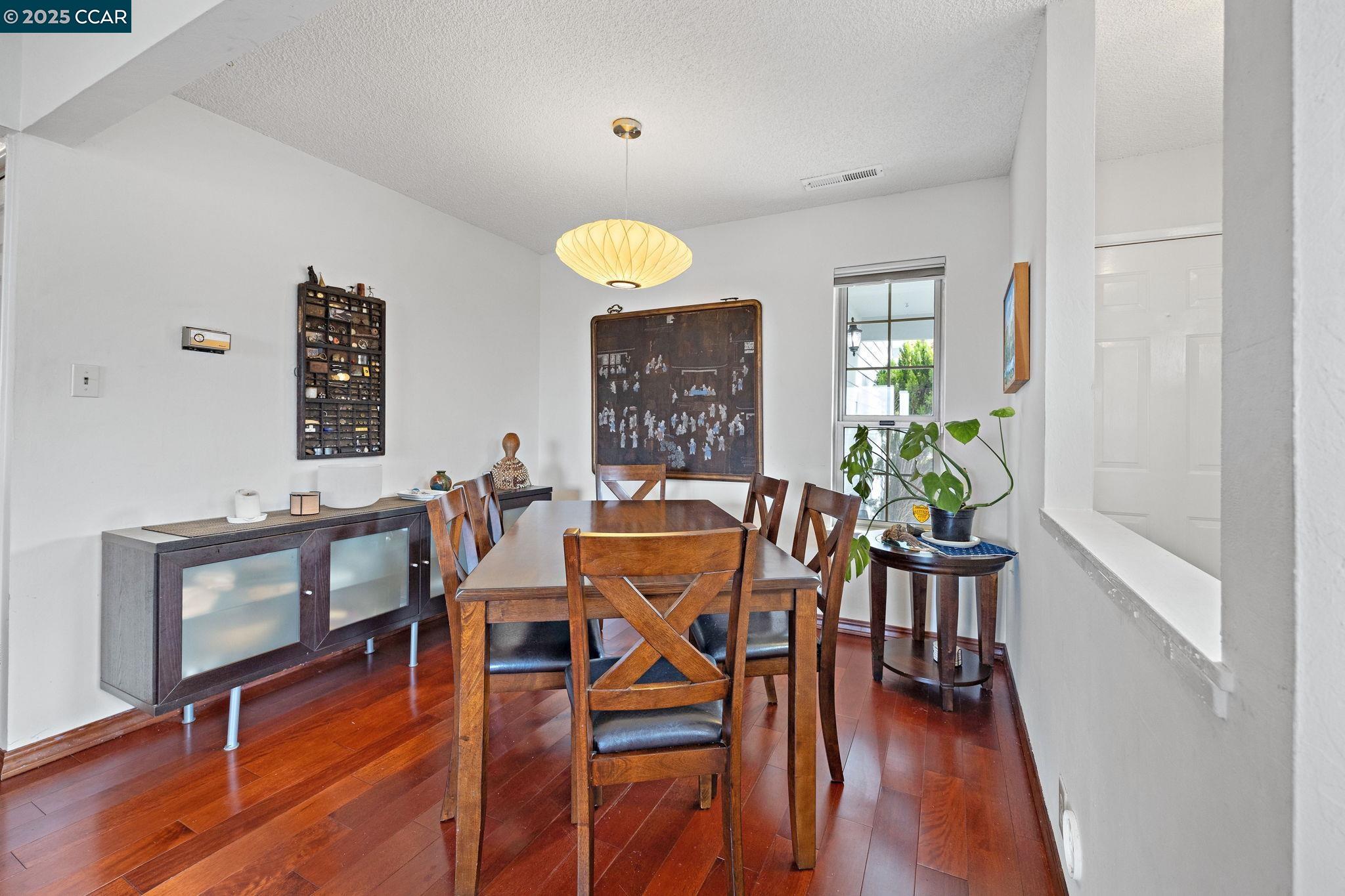 624 Primrose Terrace Pinole, CA 94564 - Photo 5 of 44