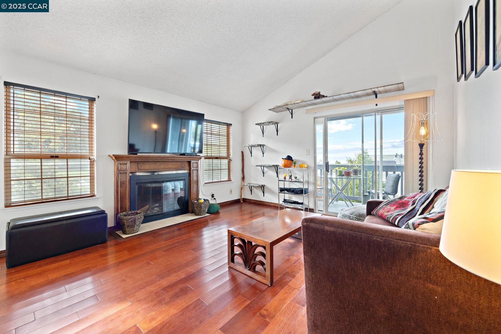 624 Primrose Terrace Pinole, CA 94564 - Photo 7 of 44