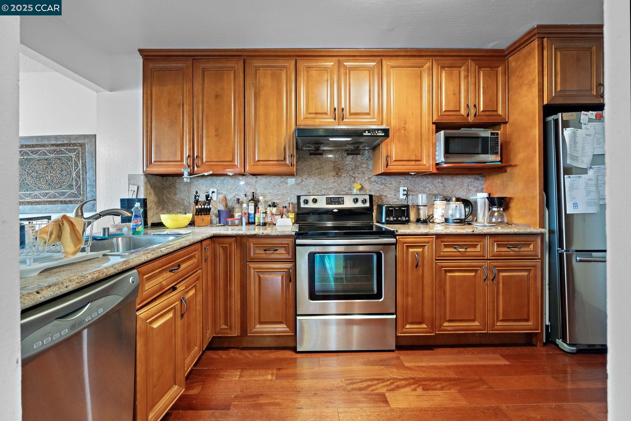 624 Primrose Terrace Pinole, CA 94564 - Photo 8 of 44