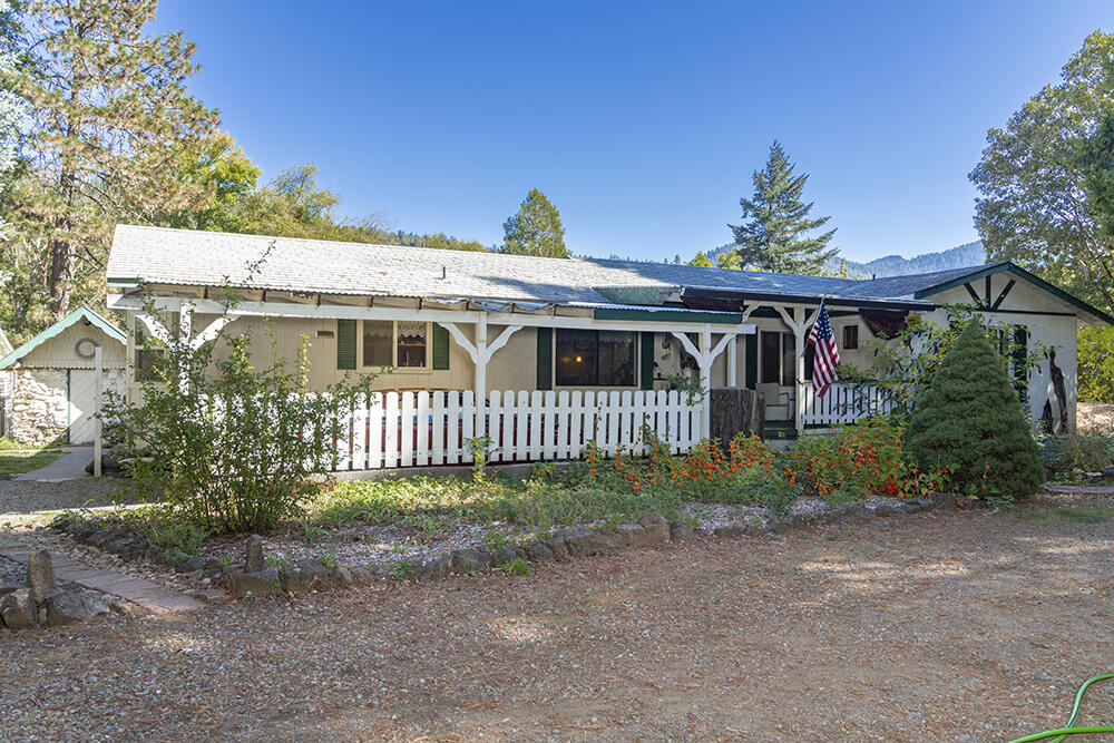 1018 Thompson Creek Road Selma, OR 97538 - Photo 33 of 37 43