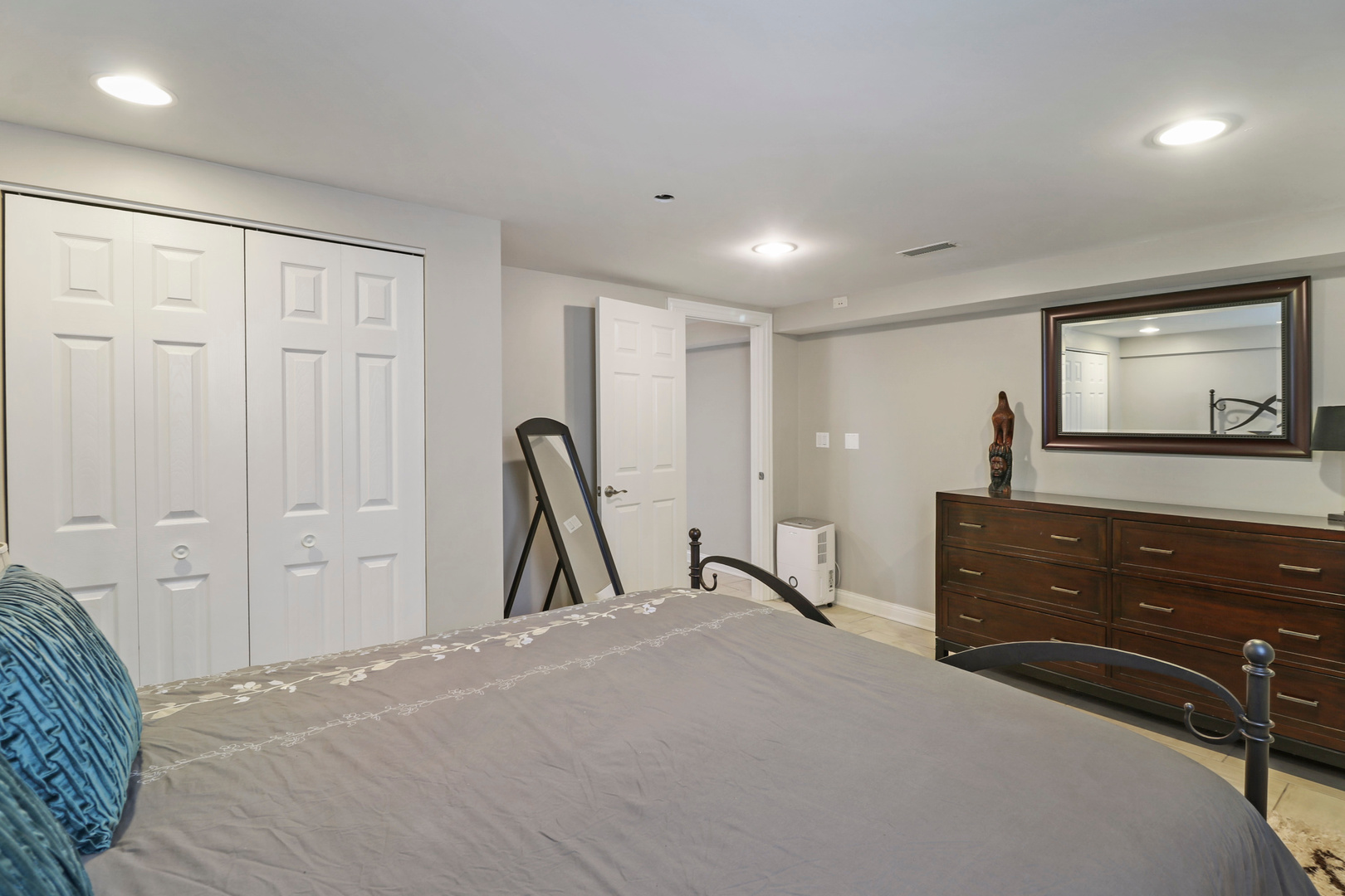 206 Spring Creek Road Barrington Hills, IL 60010 - Photo 36 of 56 a view of a room with gym equipment