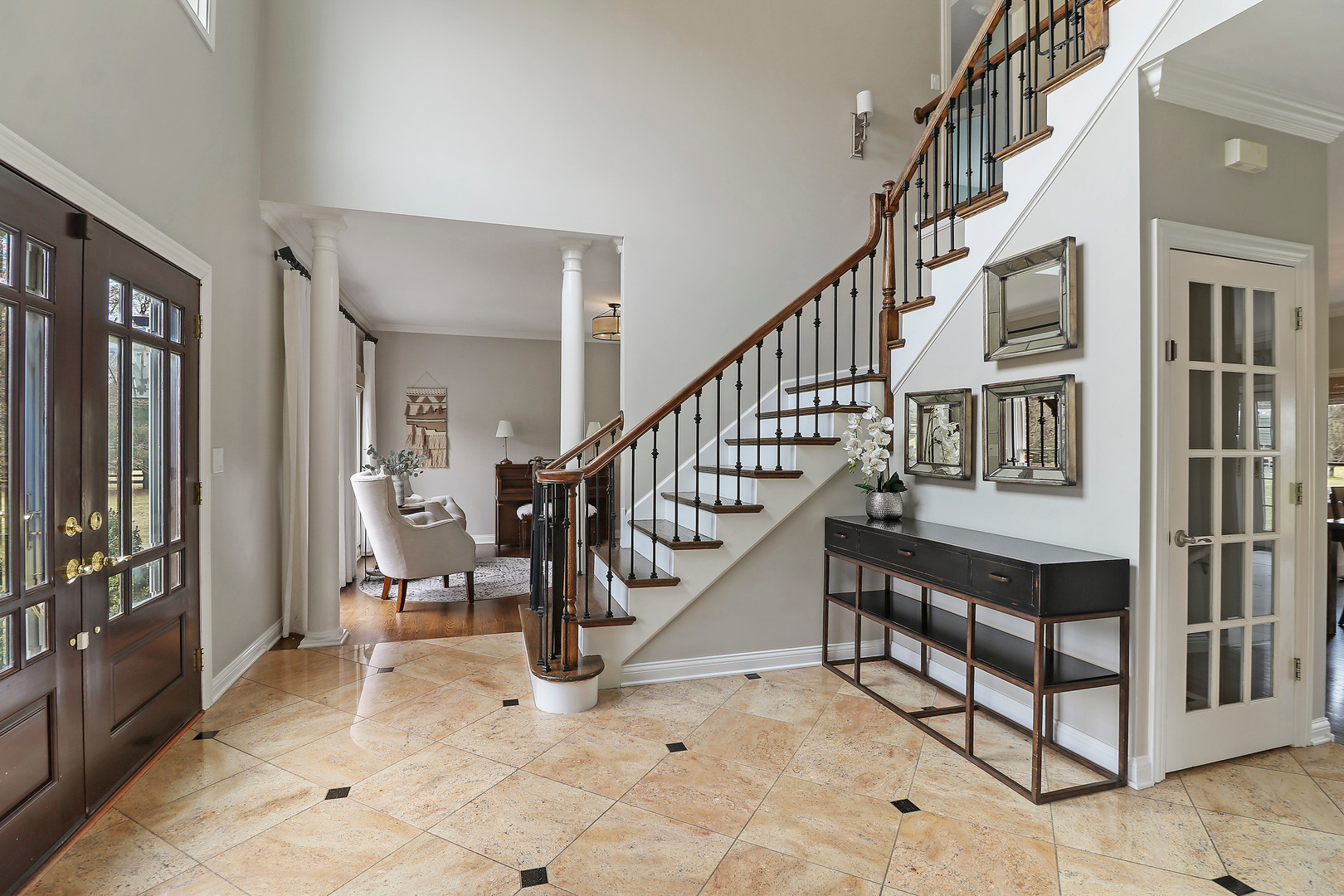 206 Spring Creek Road Barrington Hills, IL 60010 - Photo 4 of 56 a view of entryway