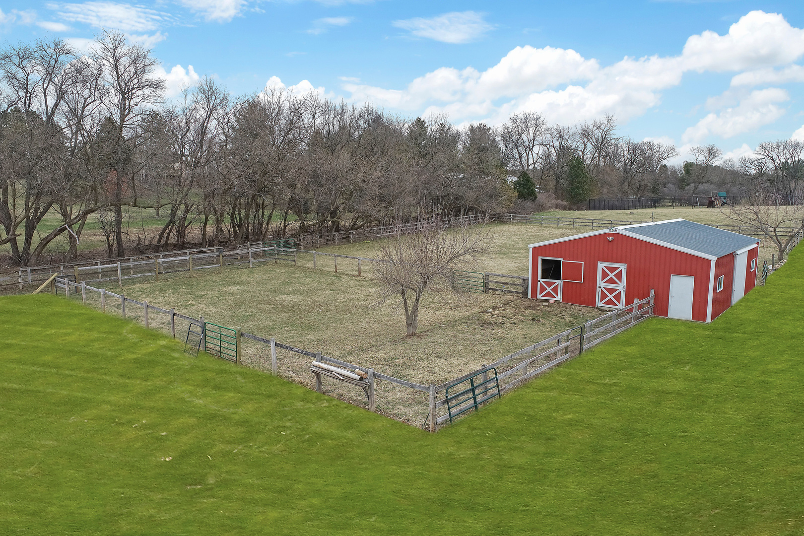 206 Spring Creek Road Barrington Hills, IL 60010 - Photo 52 of 56 a view of a outdoor space