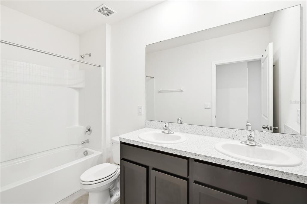 5635 Hollingworth Trail Wesley Chapel, FL 33545 - Photo 17 of 34