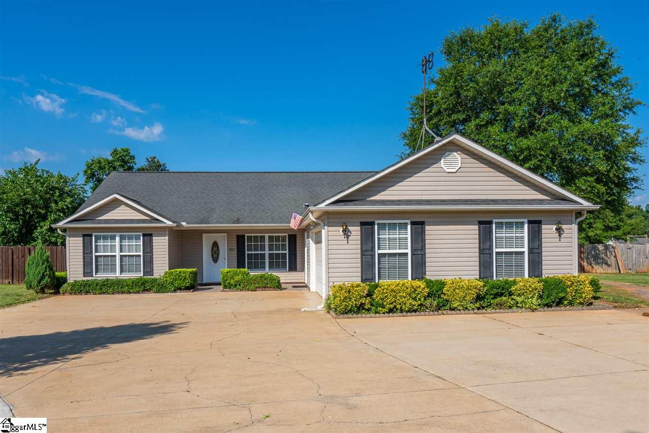 360 Gibbs Road Wellford, SC 29385 - Photo 1 of 35 Gallery Image 1