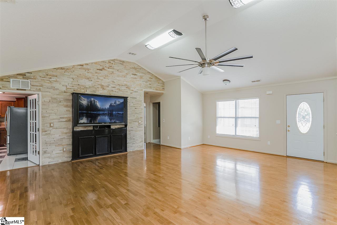 360 Gibbs Road Wellford, SC 29385 - Photo 2 of 35 Gallery Image 2