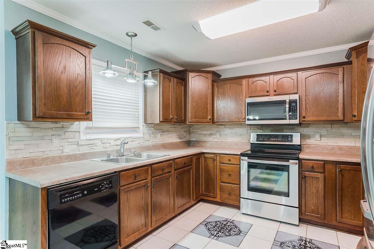360 Gibbs Road Wellford, SC 29385 - Photo 3 of 35 Gallery Image 3