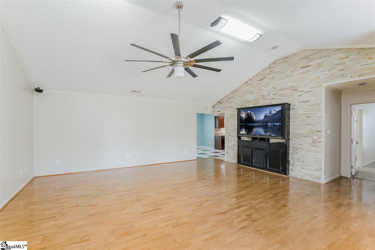 360 Gibbs Road Wellford, SC 29385 - Photo 10 of 35 Gallery Image 10