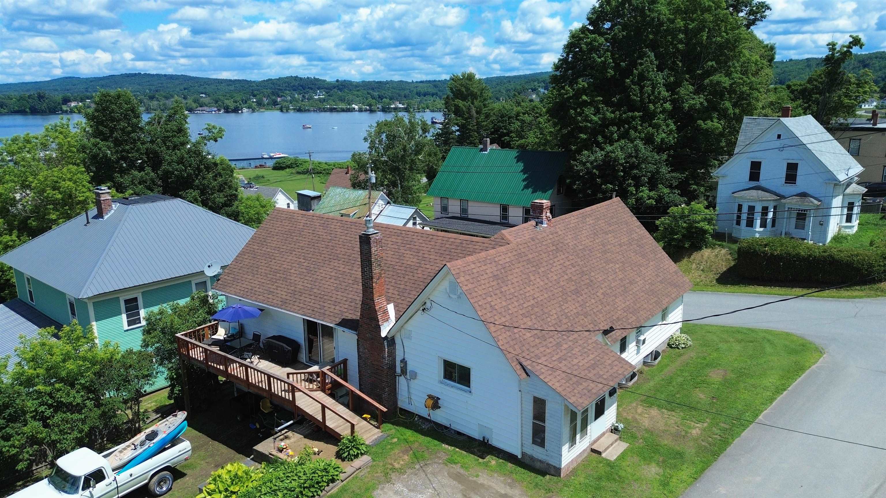 94 Orchard Street Newport, VT 05855 - Photo 2 of 34