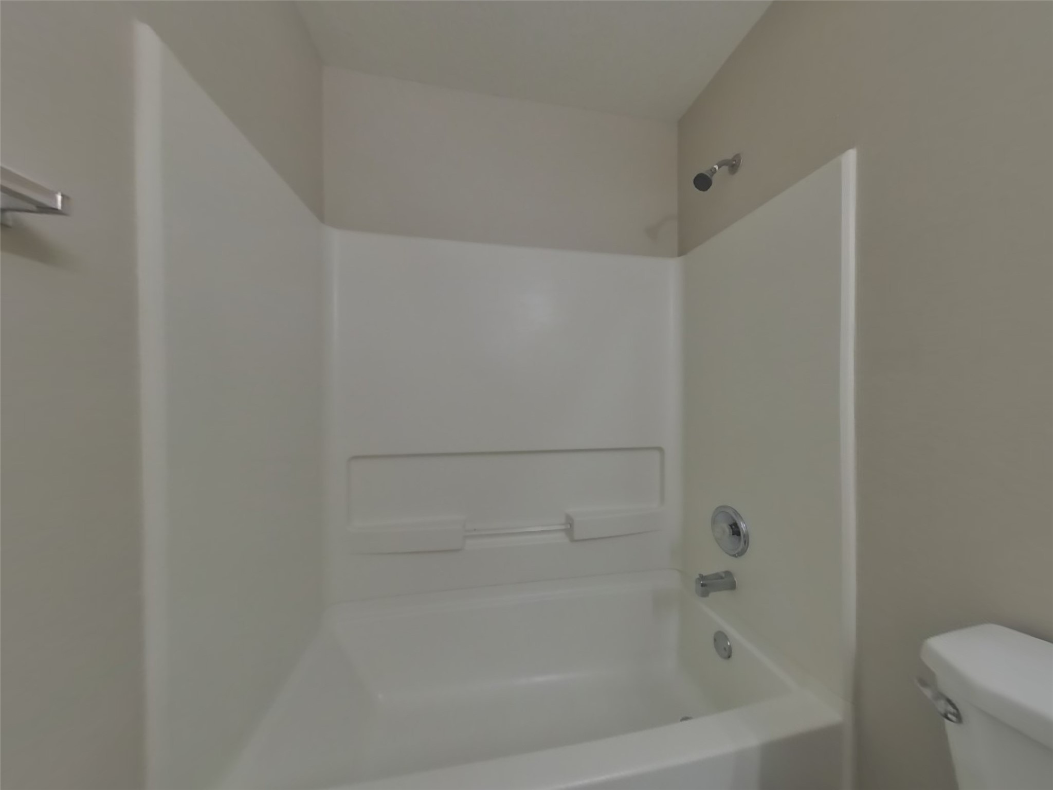 1318 Auburn View Lane Fresno, TX 77545 - Photo 15 of 18 a bathroom with a bathtub