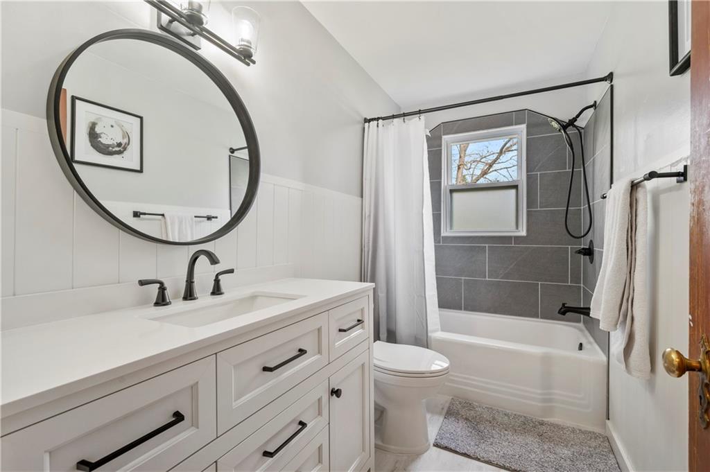 5136 Hardt Road Gibsonia, PA 15044 - Photo 15 of 24 Remodeled bath!