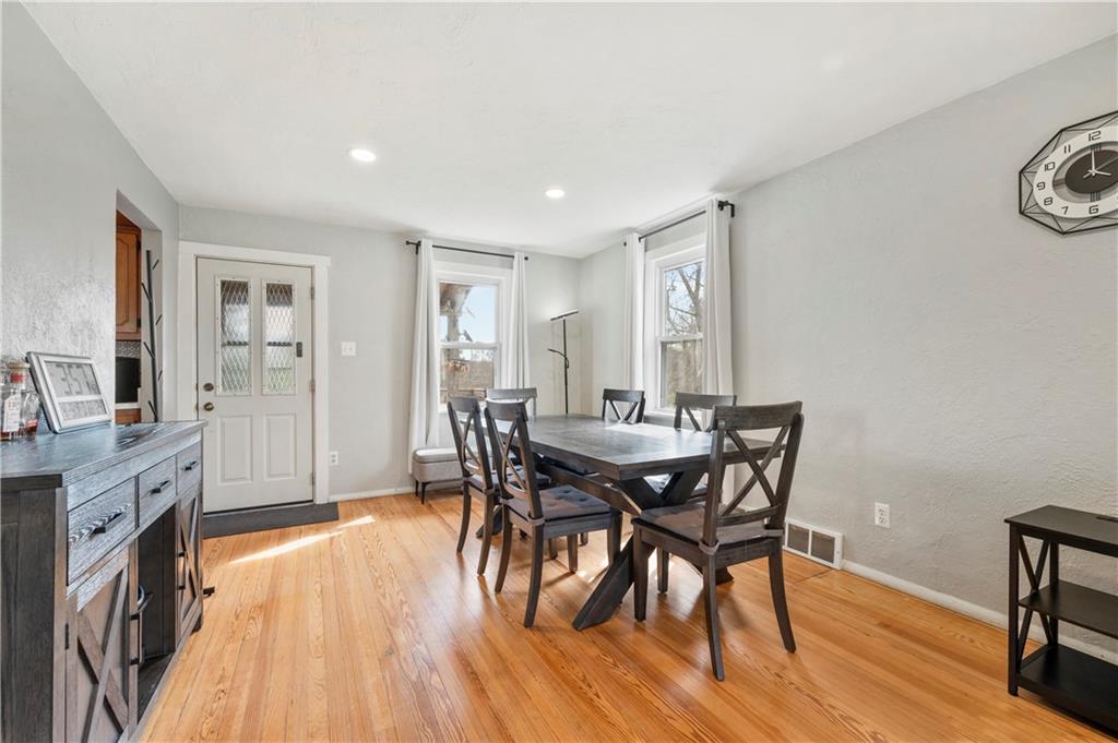 5136 Hardt Road Gibsonia, PA 15044 - Photo 6 of 24 View of dining table