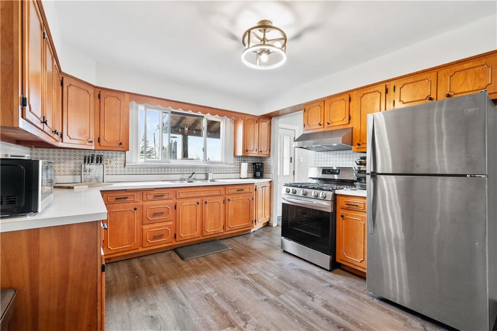 5136 Hardt Road Gibsonia, PA 15044 - Photo 9 of 24 Stainless appliances