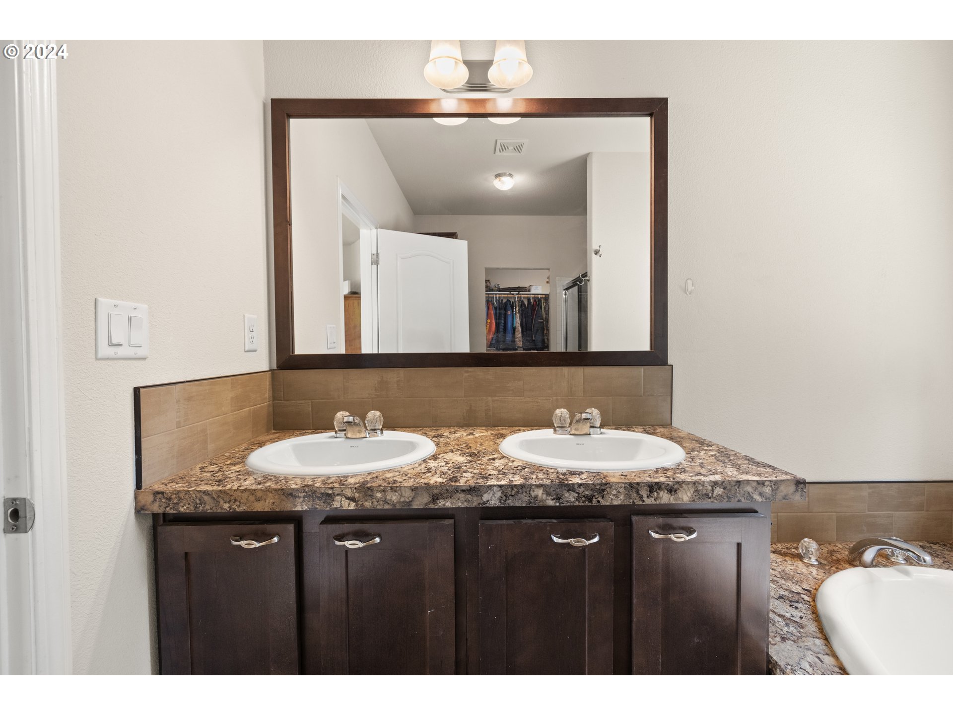 24343 Northwest Ridge Road Forest Grove, OR 97116 - Photo 32 of 48 Bathroom