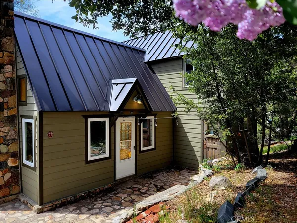 $379,900 | 177 Craghill Drive, Cedar Glen, CA 92321