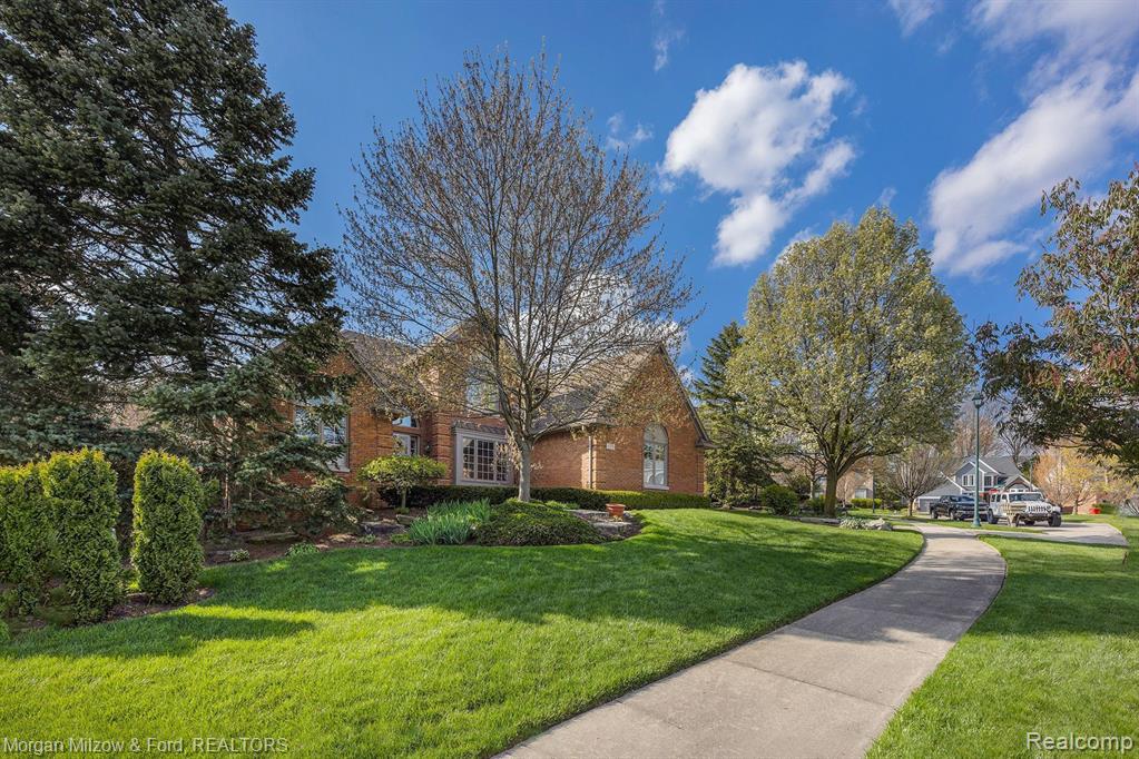639 Appoline Court Rochester, MI 48307 - Photo 3 of 45 Gallery Image 3