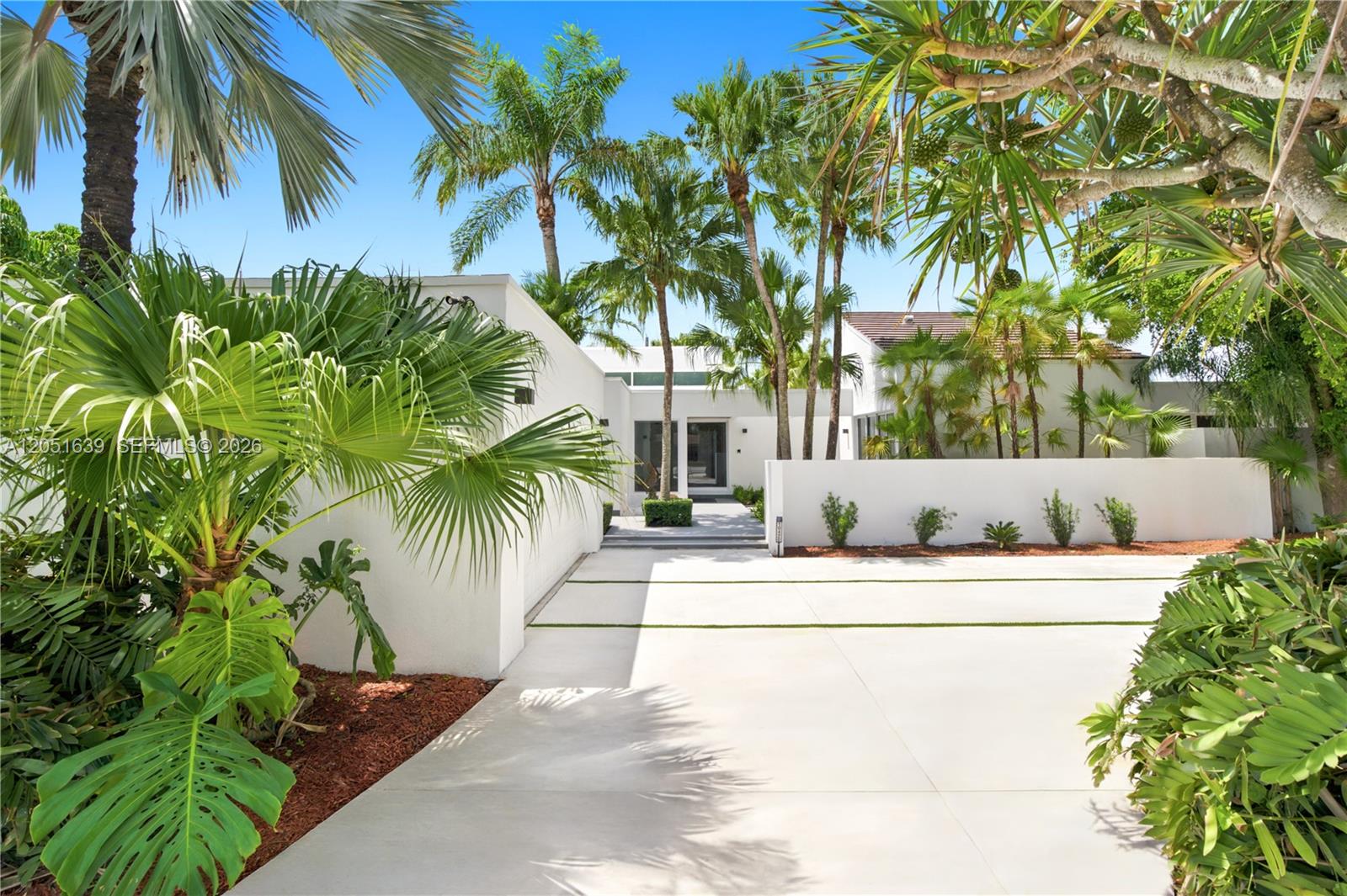 10420 Southwest 64th Street Miami, FL 33173 - Photo 2 of 54