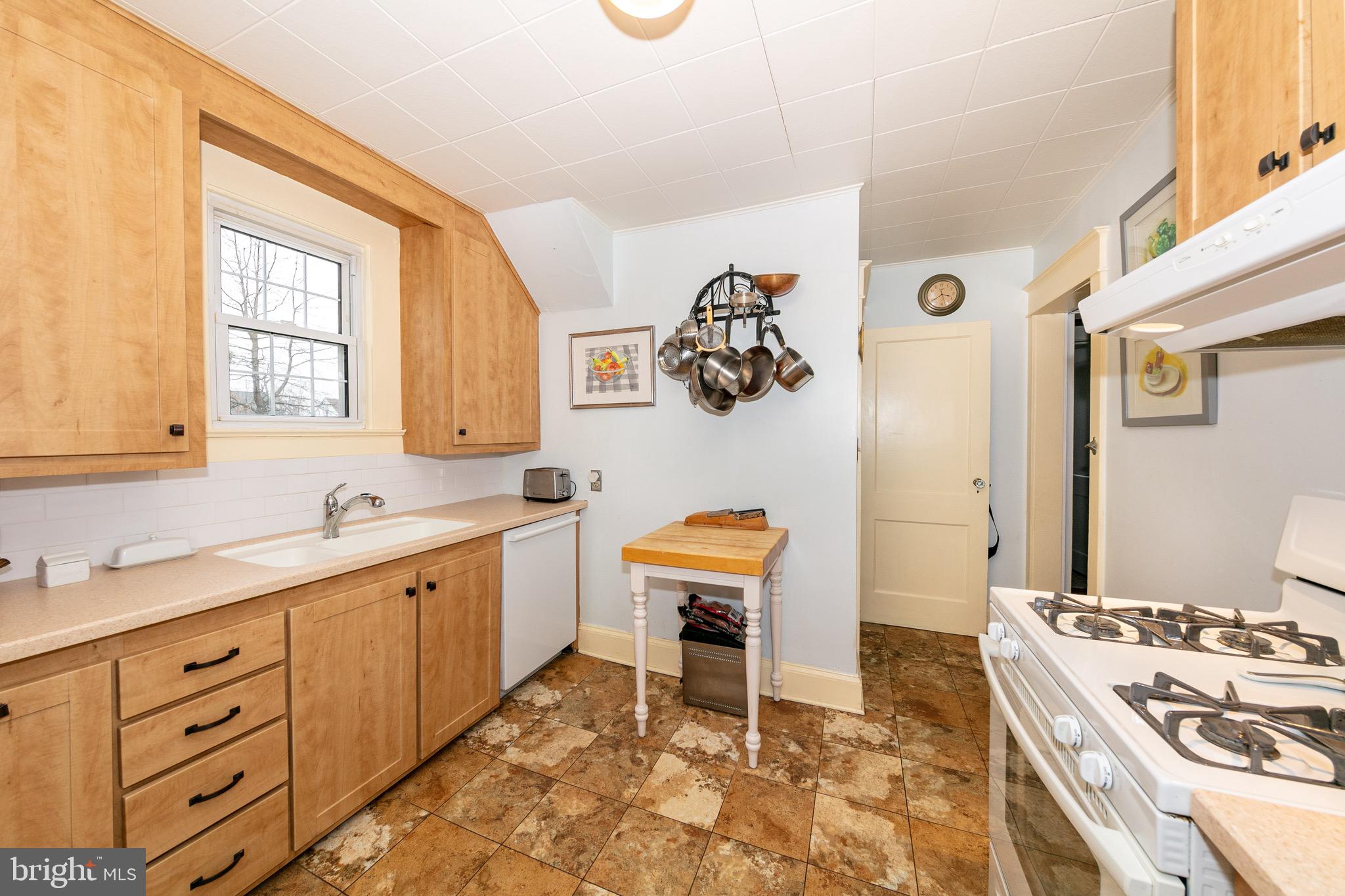 5 Rutledge Avenue Ewing, NJ 08618 - Photo 7 of 19