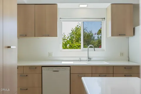 $5,800 | 1932 Hilldale Drive, La Canada Flintridge, CA 91011