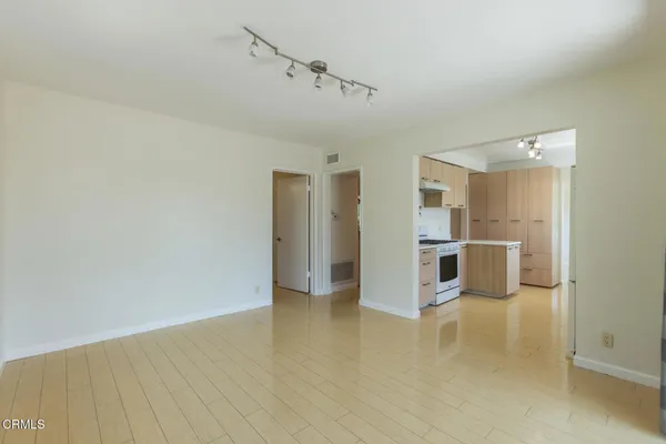 $5,800 | 1932 Hilldale Drive, La Canada Flintridge, CA 91011