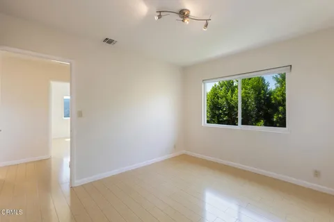 $5,800 | 1932 Hilldale Drive, La Canada Flintridge, CA 91011