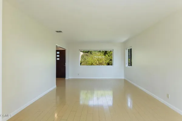 $5,800 | 1932 Hilldale Drive, La Canada Flintridge, CA 91011