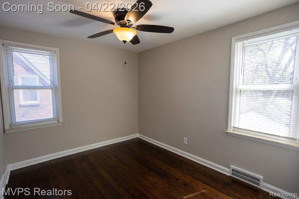 22148 Moross Road Grosse Pointe, MI 48236 - Photo 19 of 21