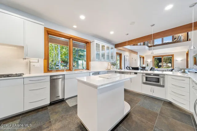 $3,100,000 | 8817 West Riverview Drive, Coeur D'Alene, ID 83814