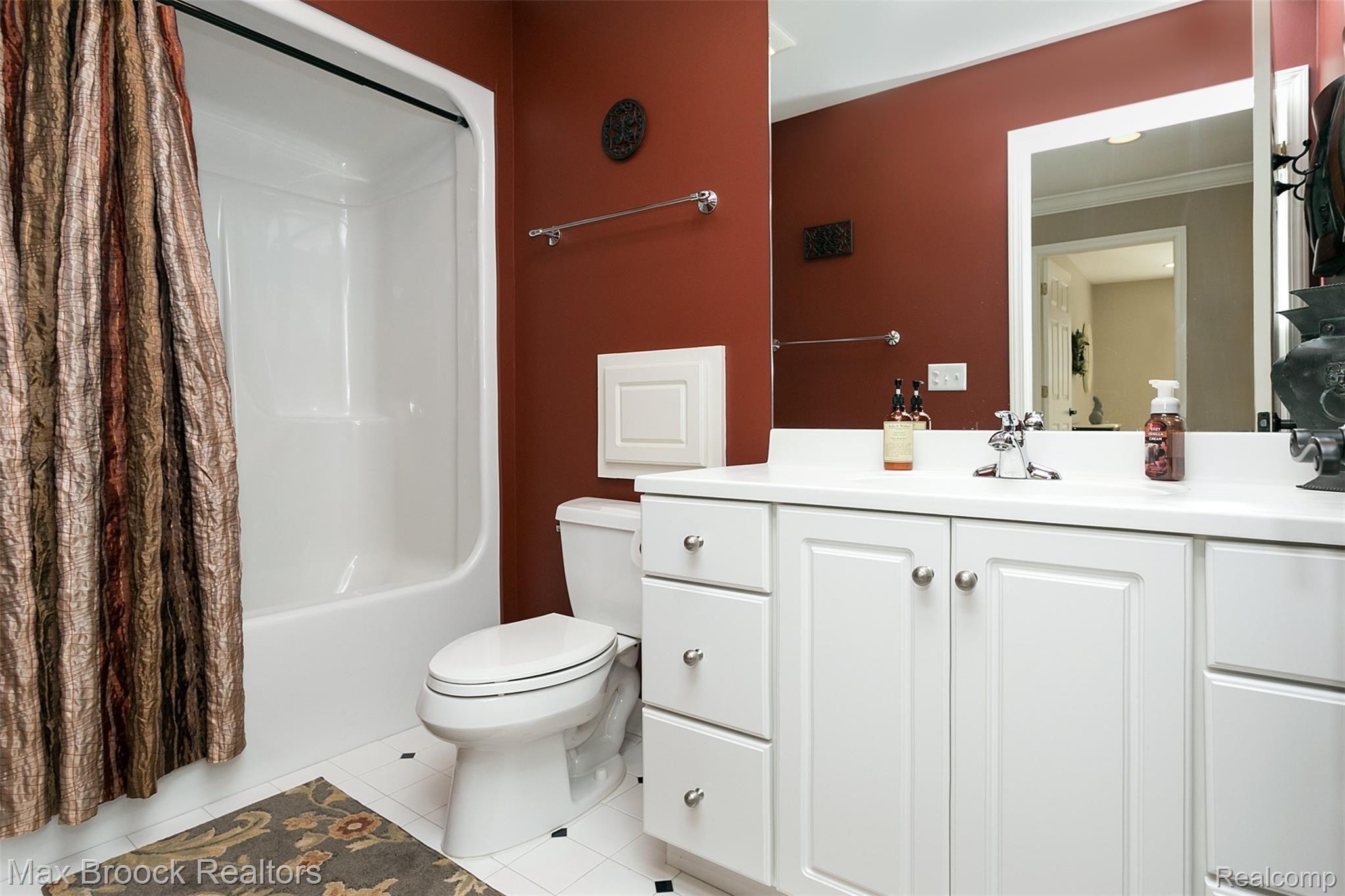 31470 Evergreen Road Franklin, MI 48025 - Photo 29 of 40 Evergreen-37.jpg