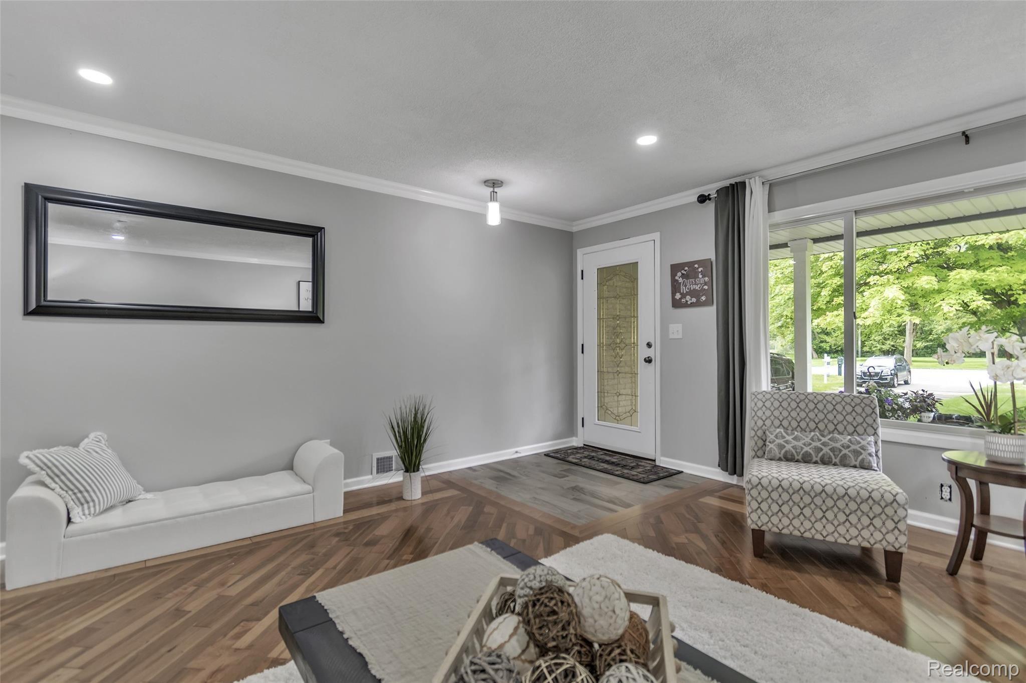 30800 West 11 Mile Road Farmington, MI 48336 - Photo 9 of 40 9.jpg