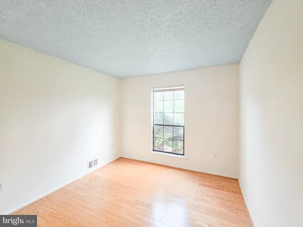 $2,150 | 15 Fisher Drive, Franklin Park, NJ 08823
