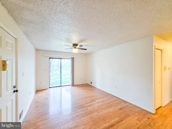 $2,150 | 15 Fisher Drive, Franklin Park, NJ 08823